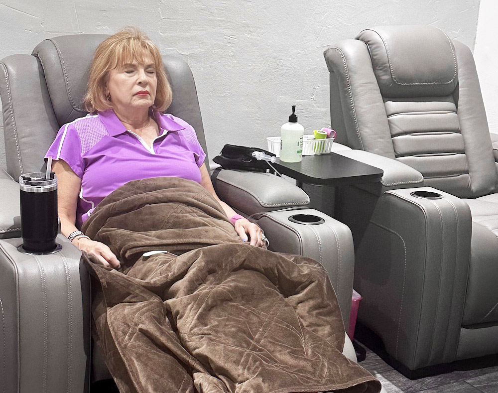 IMG_4791 Senior man have consultation in the clinic by the female doctor